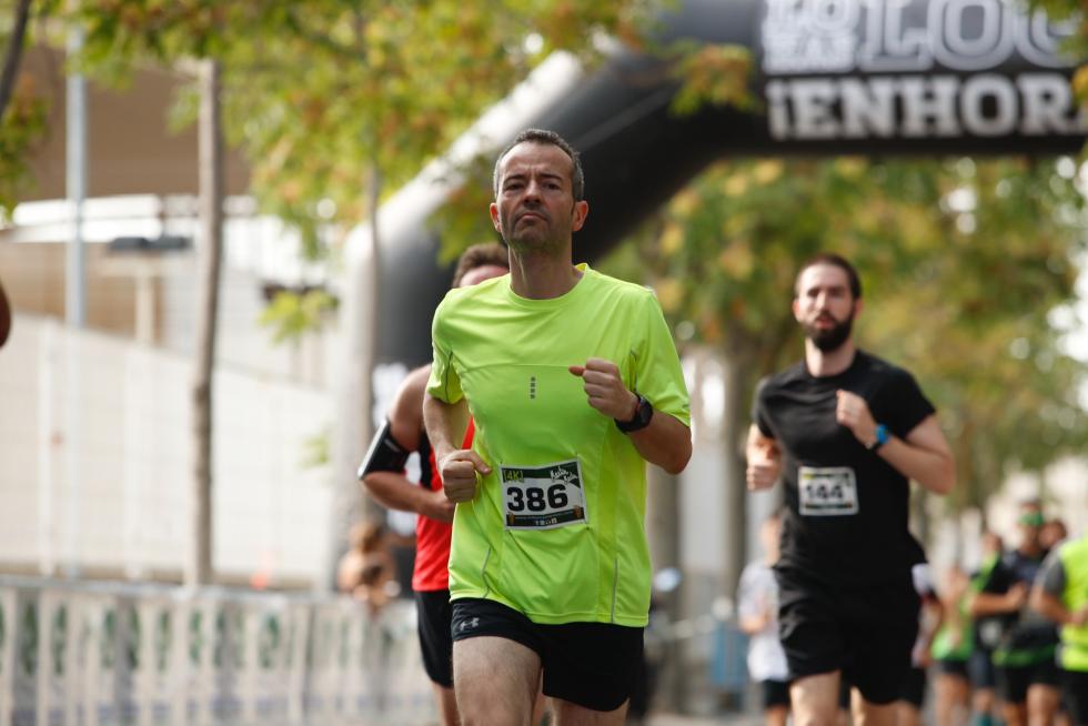 Unas 400 personas han participado en la 4K que se ha celebrado este domingo por la mañana en Zaragoza.