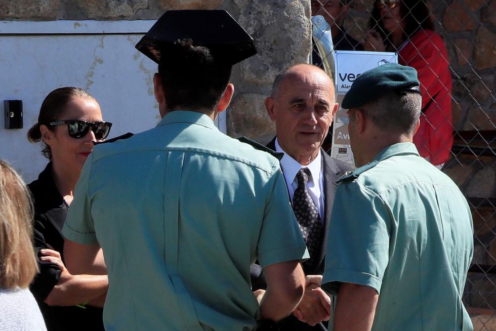 2.000 personas, acudieron al tanatorio de Cercedilla, donde fue instalada la capilla ardiente de Blanca, para dar el último adiós a la exdeportista encontrada muerta el jueves después de once días desaparecida.