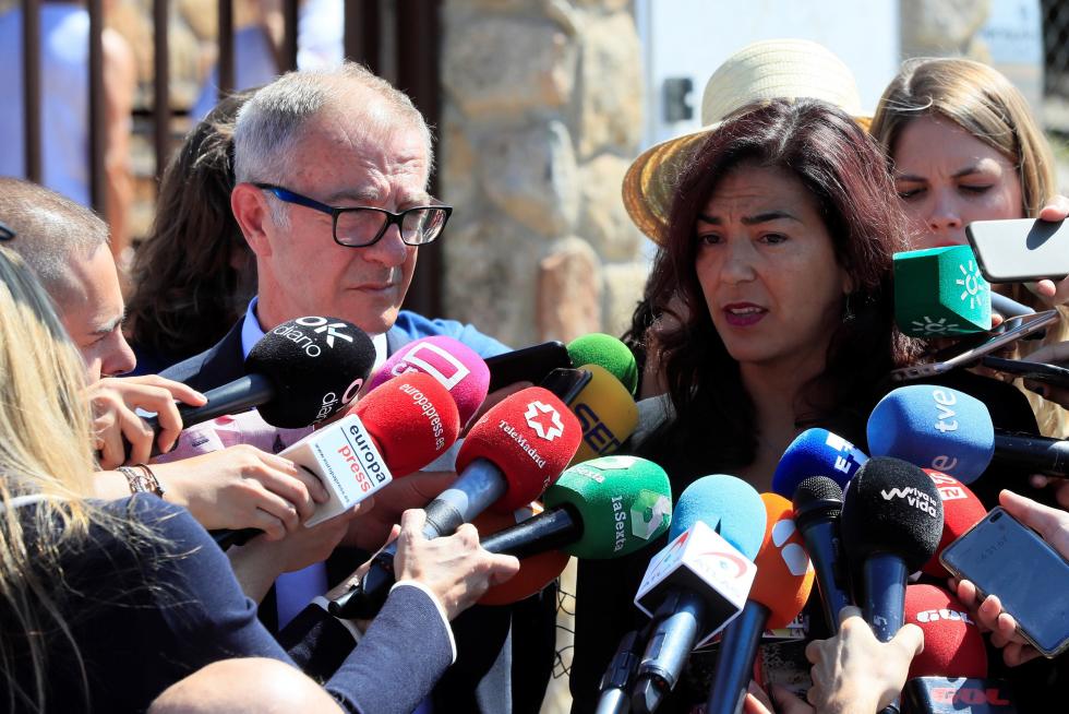 2.000 personas, acudieron al tanatorio de Cercedilla, donde fue instalada la capilla ardiente de Blanca, para dar el último adiós a la exdeportista encontrada muerta el jueves después de once días desaparecida.