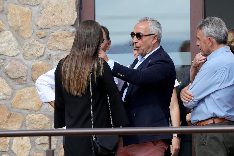 2.000 personas, acudieron al tanatorio de Cercedilla, donde fue instalada la capilla ardiente de Blanca, para dar el último adiós a la exdeportista encontrada muerta el jueves después de once días desaparecida.