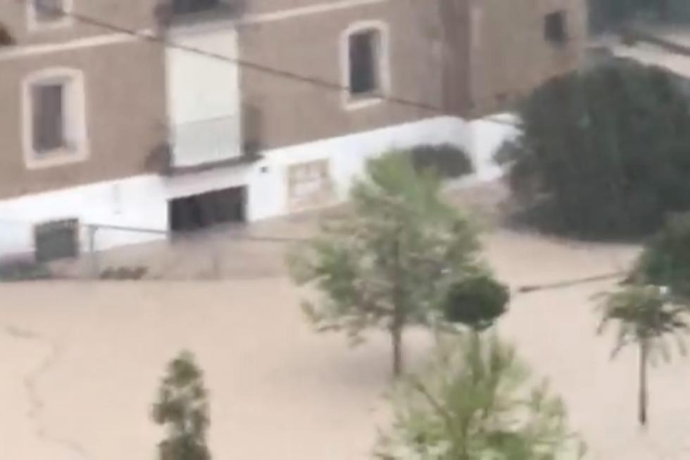 El temporal de lluvias en el levante español deja dos muertos, varios heridos y decenas de desalojados por las inundaciones.