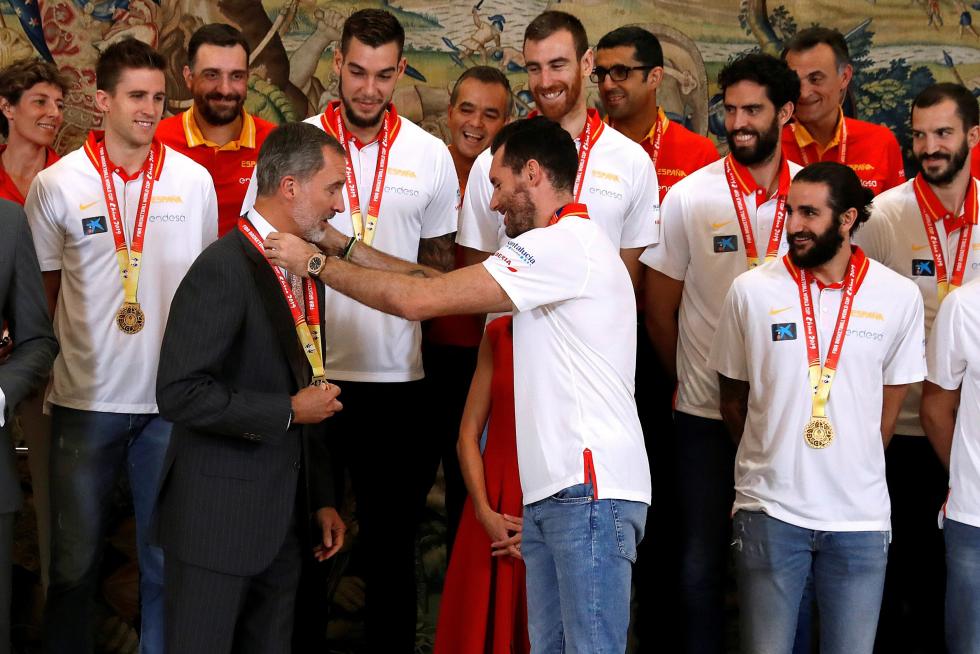 Los reyes reciben en audiencia a la selección española de baloncesto