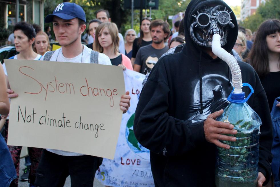 Nicosia (Cyprus), 20/09/2019.- Students gather for a protest against climate change in Nicosia, Cyprus, 20 September 2019. Millions of people around the world are taking part in protests demanding action on climate issues. The Global Strike For Climate is being held only days ahead of the scheduled United Nations Climate Change Summit in New York. (Protestas, Chipre, Nueva York) EFE/EPA/KATIA CHRISTODOULOU Climate Change Protest in Nicosia
