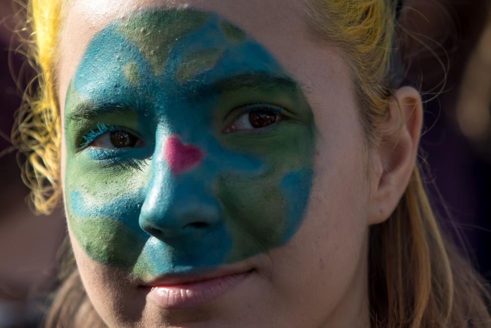 Tirana (Albania), 20/09/2019.- Citiziens and members of different non-government organistation hold posters and wear masks, as they take part in a protest against climate change in Tirana, Albania, 20 September 2019. Albania has joined the protest against climate changing like million of people around the world under the movement Friday for the Future and Climate Strike. (Protestas) EFE/EPA/MALTON DIBRA Climate strike in Albania
