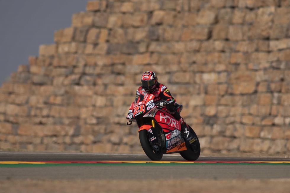 El español Marc Márquez (Repsol Honda RC 213 V) lideró con autoridad la primera jornada de entrenamientos del Gran Premio de Aragón de MotoGP en el circuito Motorland de Alcañiz en la que se pudo apreciar que los principales pilotos de Yamaha se perfilan con sus principales rivales.