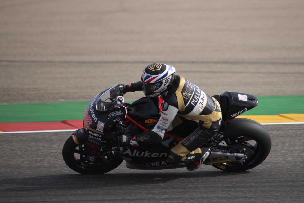 El español Marc Márquez (Repsol Honda RC 213 V) lideró con autoridad la primera jornada de entrenamientos del Gran Premio de Aragón de MotoGP en el circuito Motorland de Alcañiz en la que se pudo apreciar que los principales pilotos de Yamaha se perfilan con sus principales rivales.