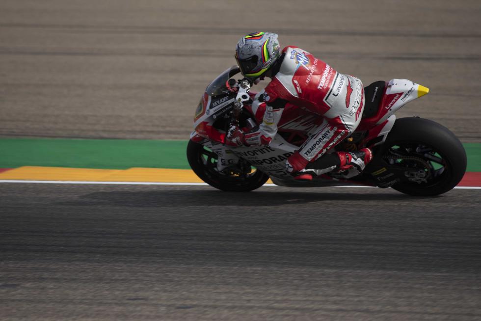 El español Marc Márquez (Repsol Honda RC 213 V) lideró con autoridad la primera jornada de entrenamientos del Gran Premio de Aragón de MotoGP en el circuito Motorland de Alcañiz en la que se pudo apreciar que los principales pilotos de Yamaha se perfilan con sus principales rivales.