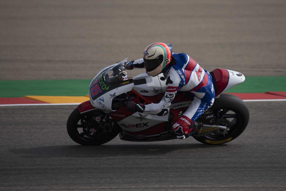 El español Marc Márquez (Repsol Honda RC 213 V) lideró con autoridad la primera jornada de entrenamientos del Gran Premio de Aragón de MotoGP en el circuito Motorland de Alcañiz en la que se pudo apreciar que los principales pilotos de Yamaha se perfilan con sus principales rivales.