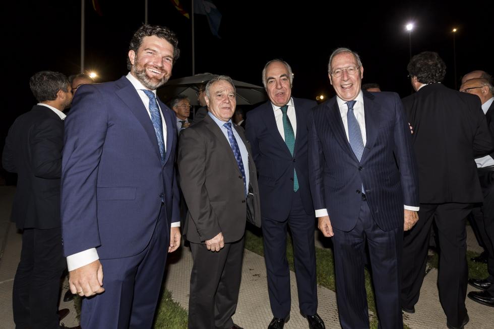 Política, empresa y finanzas. Iñigo de Yarza López-Madrazo, Miguel Gracia (presidente de la Diputación de Huesca), José Luis Rodrigo (director de la Fundación Ibercaja) y Manuel Pizarro.