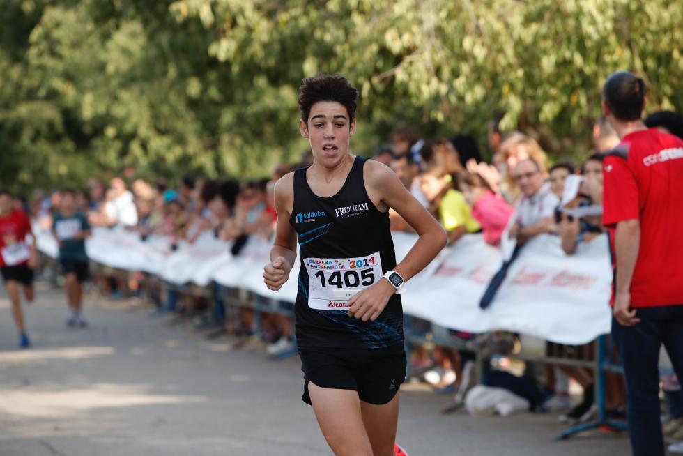 La Carrera de la Infancia de Zaragoza ha celebrado este domingo su decimocuarta edición con la participación de más de 1.100 niños en el Parque José Antonio Labordeta.