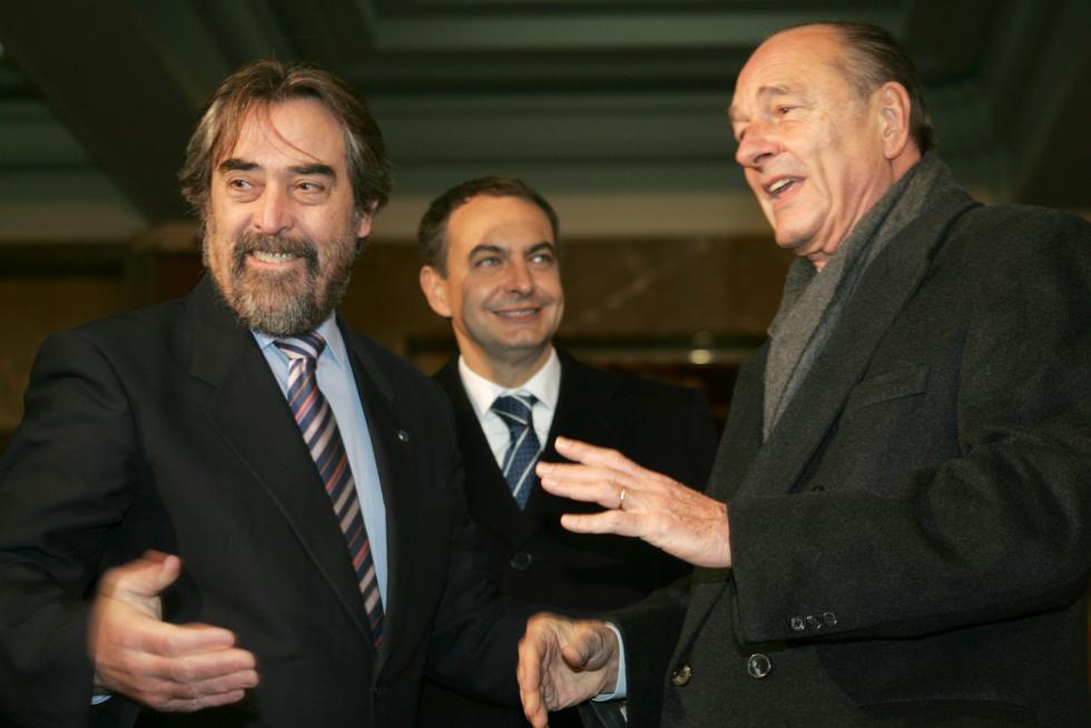 CUMBRE HISPANO - FRANCESA (FIRMA Y LA SEO) 7/12/04/ CARLOS MONCIN