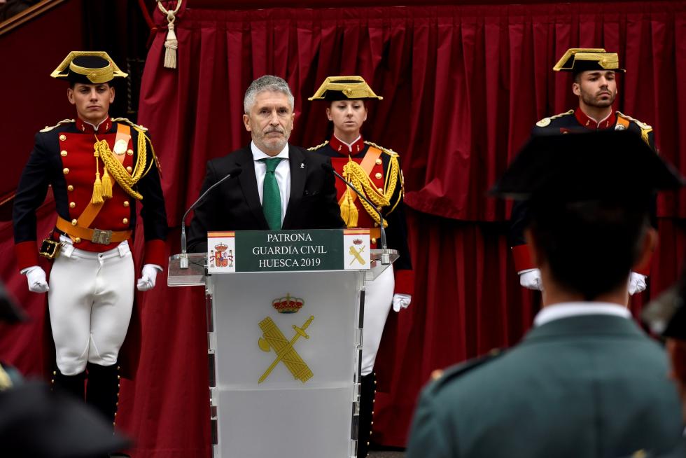El ministro del Interior en funciones, Fernando Grande Marlaska, ha presidido esta multitudinaria ceremonia en la que han tenido un especial protagonismo los grupos de rescates en montaña.