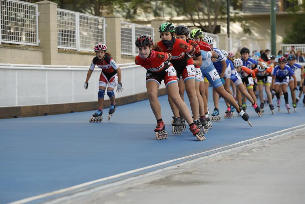 El patinaje de velocidad en las Fiestas del Pilar 2019 de Zaragoza fue el protagonista en el patinódromo La Bozada