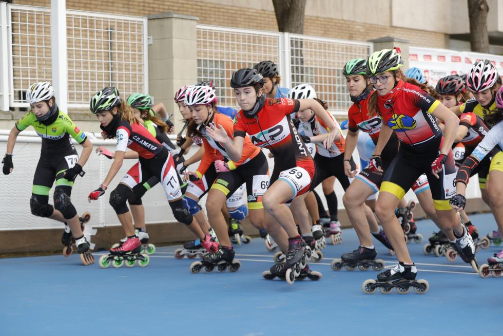 El patinaje de velocidad en las Fiestas del Pilar 2019 de Zaragoza fue el protagonista en el patinódromo La Bozada