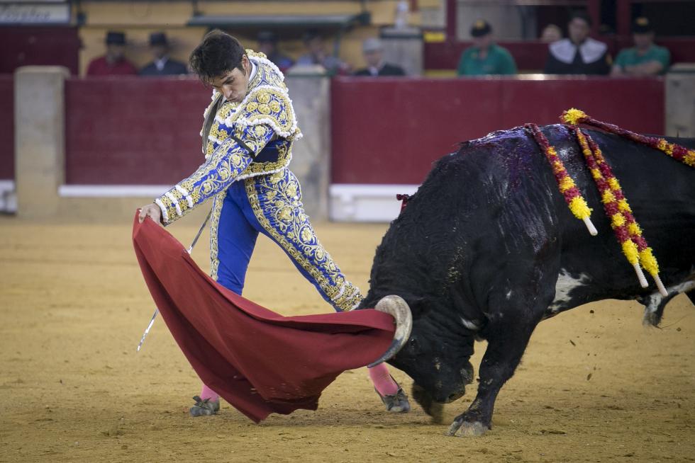 Imágenes de la Feria Taurina del Pilar 2019 protagonizada este domingo, 6 de octubre, por Morante de la Puebla y Urdiales.