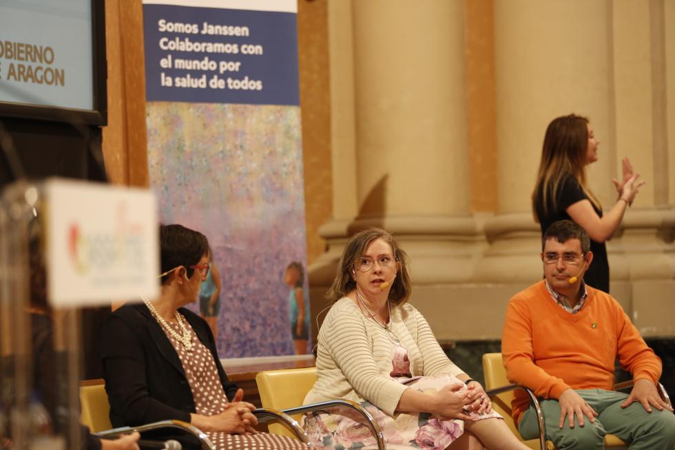 Afectados y asociaciones abogan en Zaragoza por sacar a la luz pública el suicidio