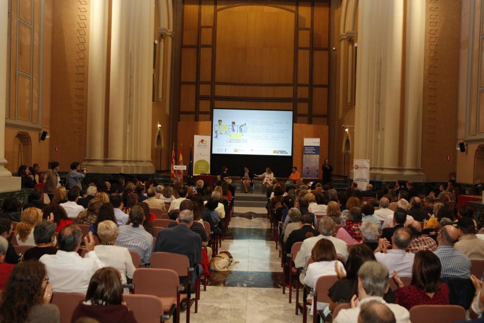 Afectados y asociaciones abogan en Zaragoza por sacar a la luz pública el suicidio