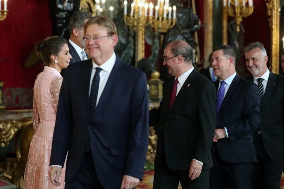 Besamanos en la recepción de los Reyes en el Palacio Real