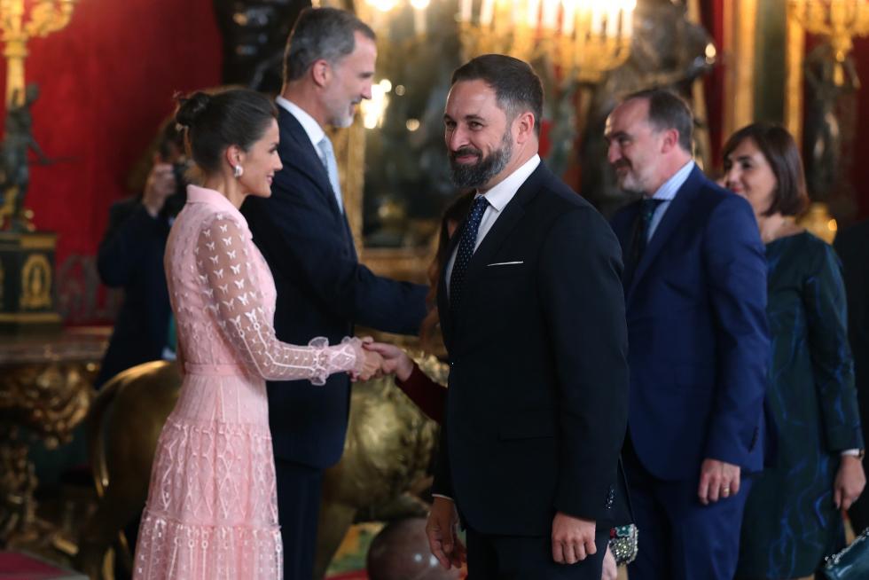 Besamanos en la recepción de los Reyes en el Palacio Real