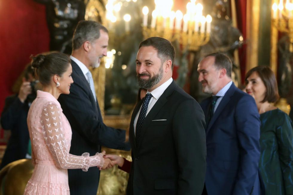 Besamanos en la recepción de los Reyes en el Palacio Real