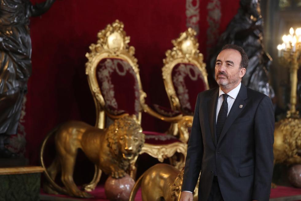 Besamanos en la recepción de los Reyes en el Palacio Real