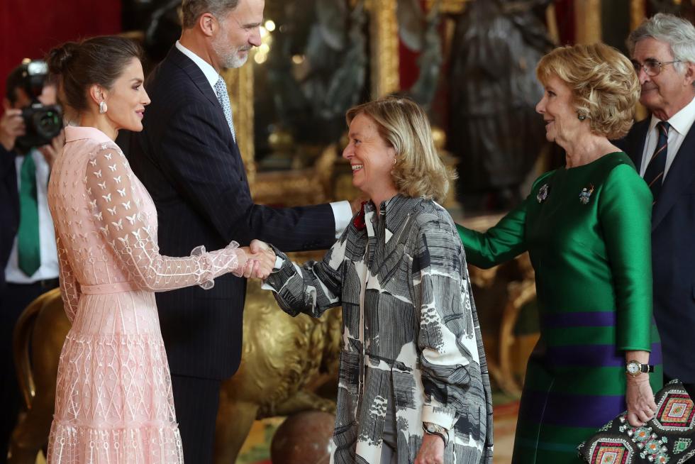 Besamanos en la recepción de los Reyes en el Palacio Real