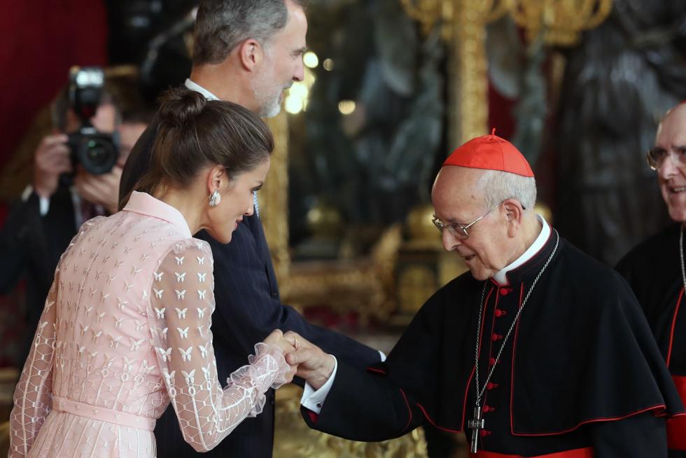 Besamanos en la recepción de los Reyes en el Palacio Real