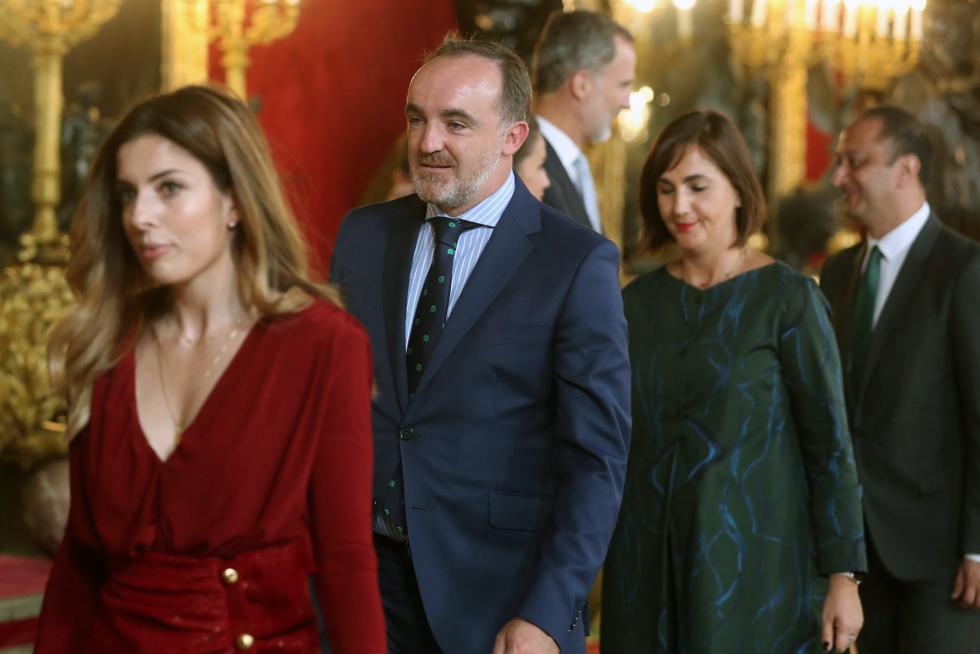 Besamanos en la recepción de los Reyes en el Palacio Real