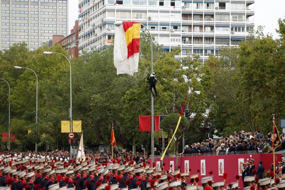 Los Reyes presiden el desfile del Día de la Fiesta Nacional