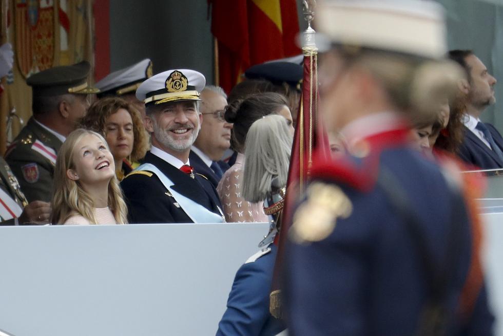 Los Reyes presiden el desfile del Día de la Fiesta Nacional