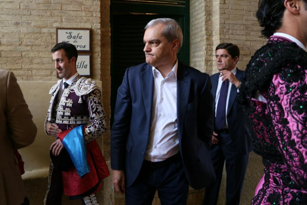 Cogida a Mariano de la Viña, subalterno de Enrique Ponce.