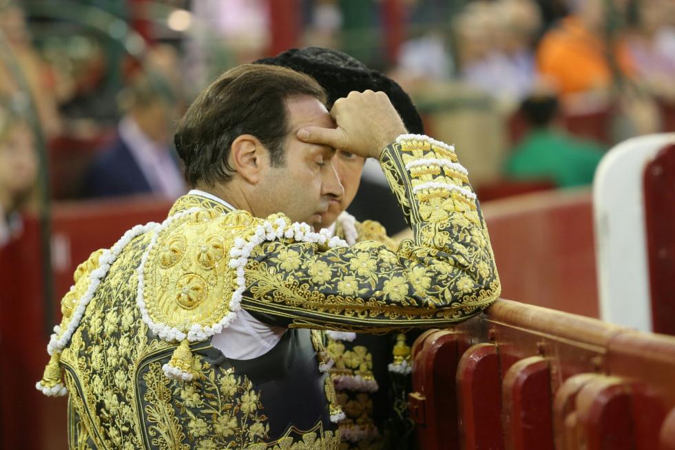 Cogida a Mariano de la Viña, subalterno de Enrique Ponce.