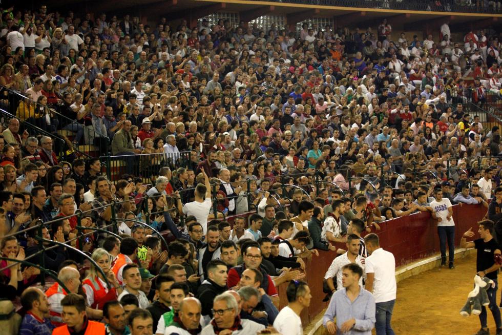 Lleno en la Misericordia para despedir las vaquillas de las fiestas del Pilar 2019.