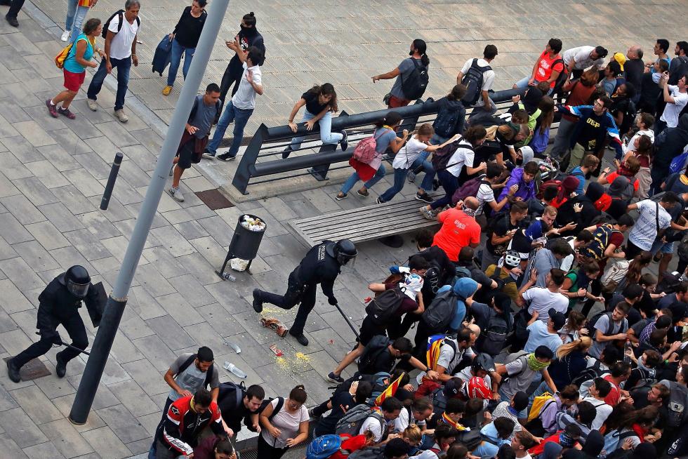 Cargas policiales en El Prat