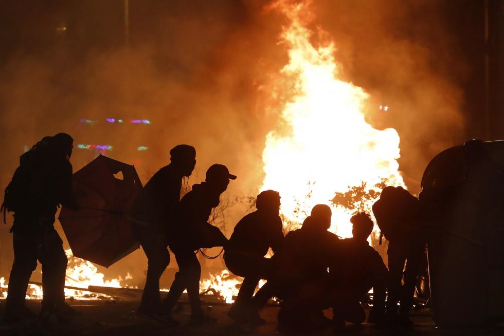 La jornada de huelga general se ha saldado con nuevos incidentes violentos en la Ciudad Condal.