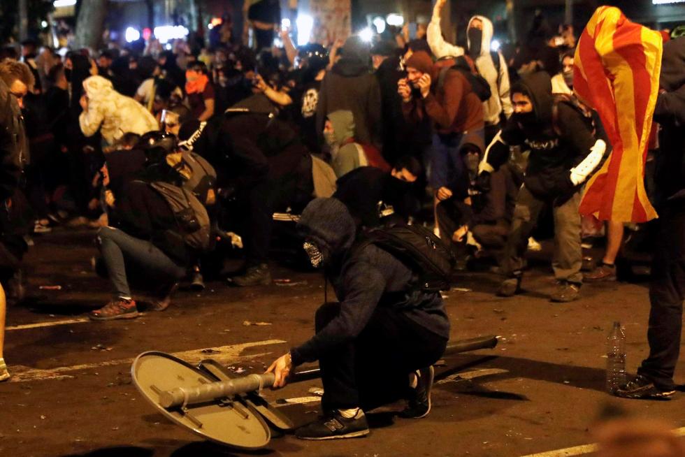 La jornada de huelga general se ha saldado con nuevos incidentes violentos en la Ciudad Condal.