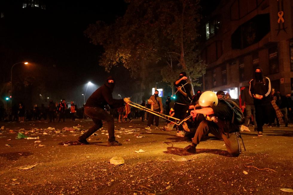 La jornada de huelga general se ha saldado con nuevos incidentes violentos en la Ciudad Condal.