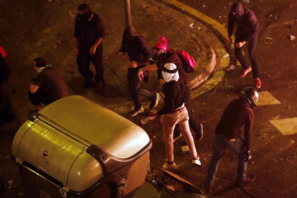 La jornada de huelga general se ha saldado con nuevos incidentes violentos en la Ciudad Condal.