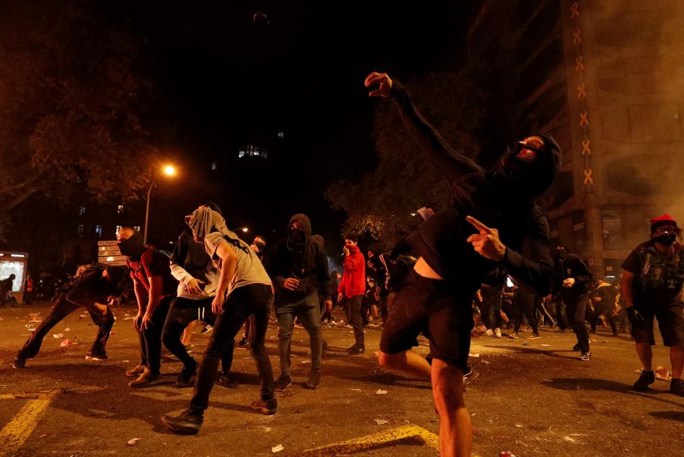 La jornada de huelga general se ha saldado con nuevos incidentes violentos en la Ciudad Condal.