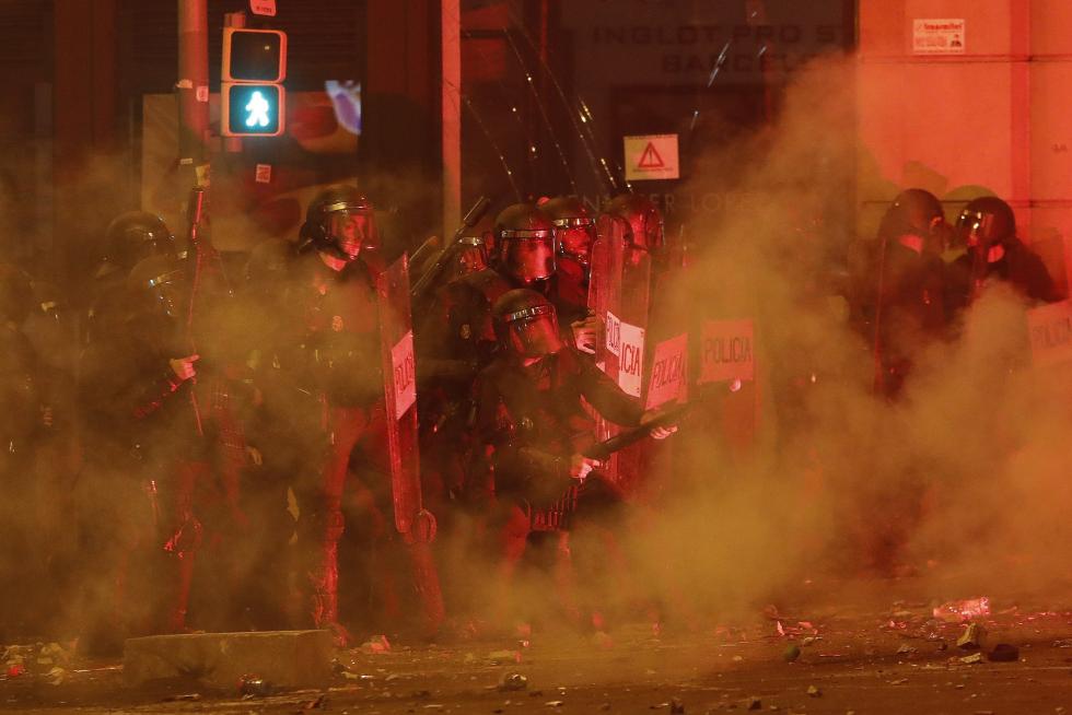 La jornada de huelga general se ha saldado con nuevos incidentes violentos en la Ciudad Condal.