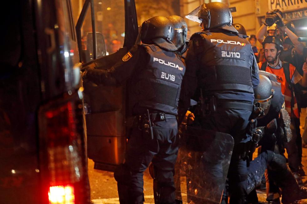 La jornada de huelga general se ha saldado con nuevos incidentes violentos en la Ciudad Condal.