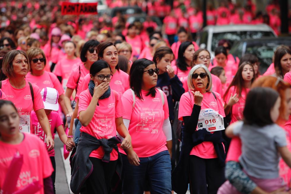 Un total de 13.000 participantes en la Carrera de la Mujer de Zaragoza.