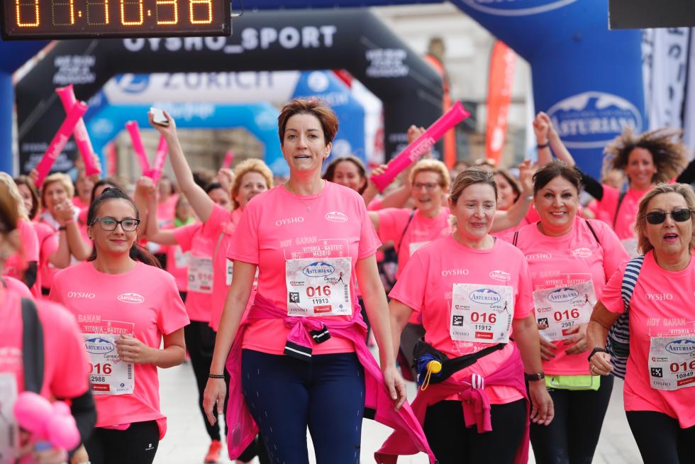 Un total de 13.000 participantes en la Carrera de la Mujer de Zaragoza.