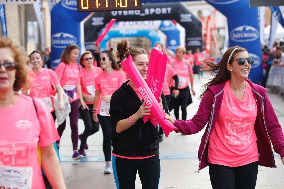 Un total de 13.000 participantes en la Carrera de la Mujer de Zaragoza.