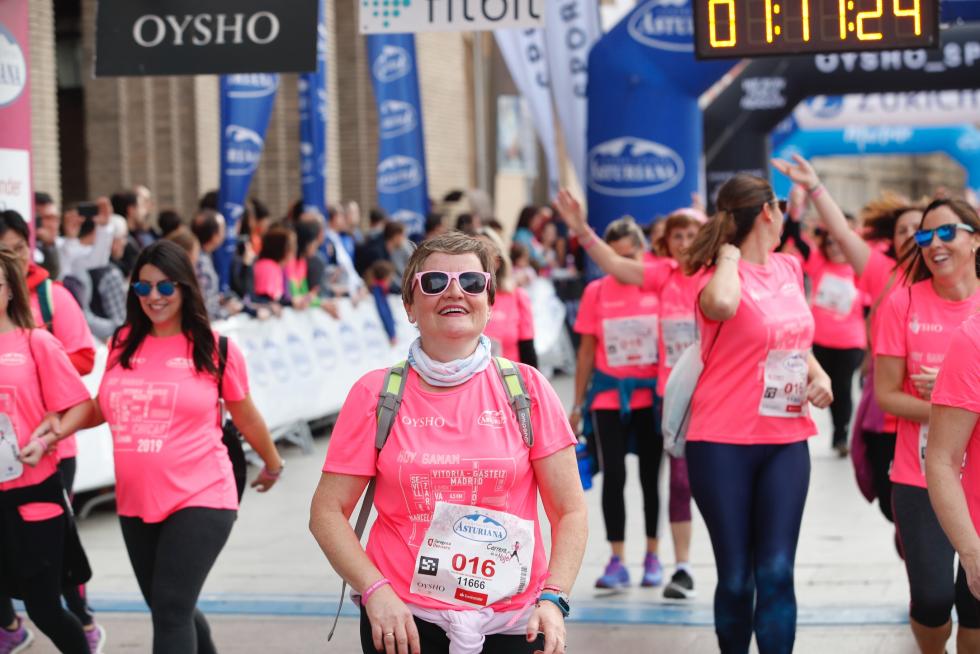 Un total de 13.000 participantes en la Carrera de la Mujer de Zaragoza.