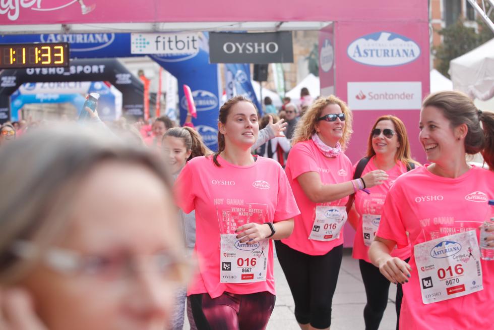 Un total de 13.000 participantes en la Carrera de la Mujer de Zaragoza.