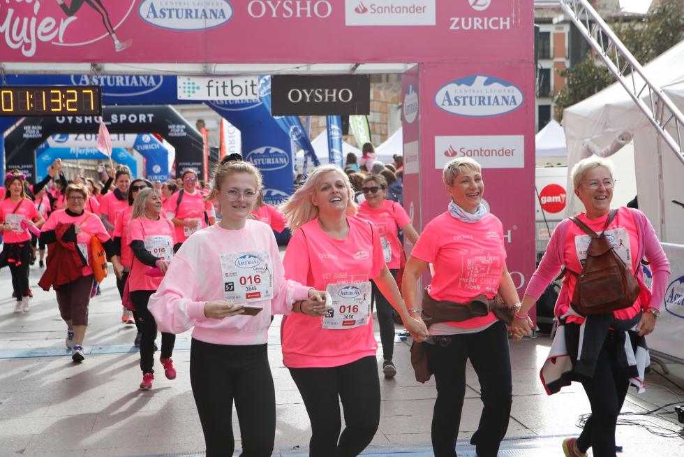 Un total de 13.000 participantes en la Carrera de la Mujer de Zaragoza.