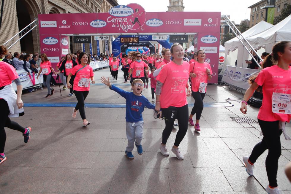 Un total de 13.000 participantes en la Carrera de la Mujer de Zaragoza.