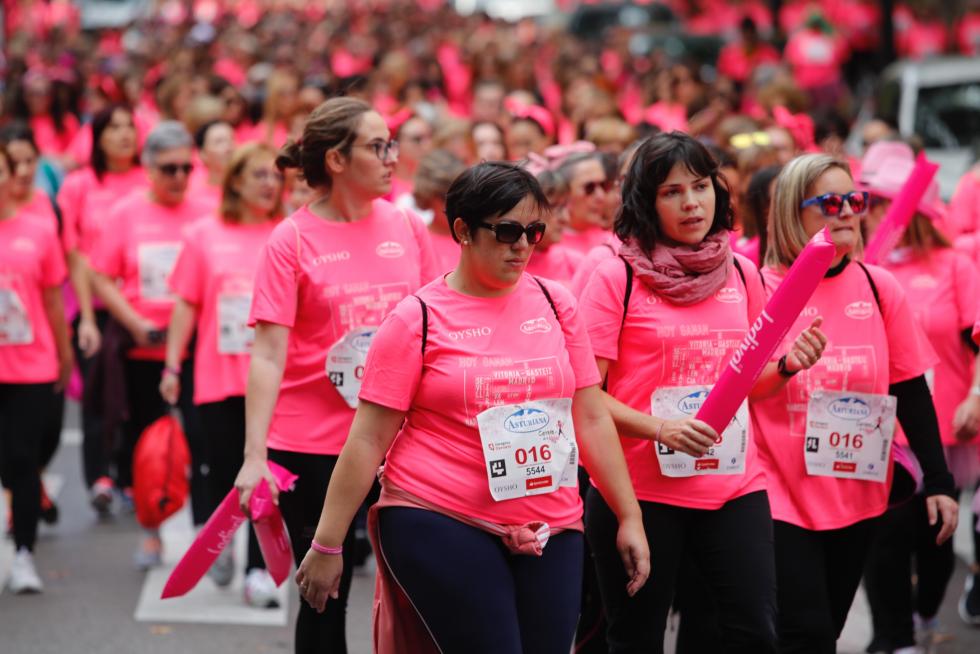 Un total de 13.000 participantes en la Carrera de la Mujer de Zaragoza.
