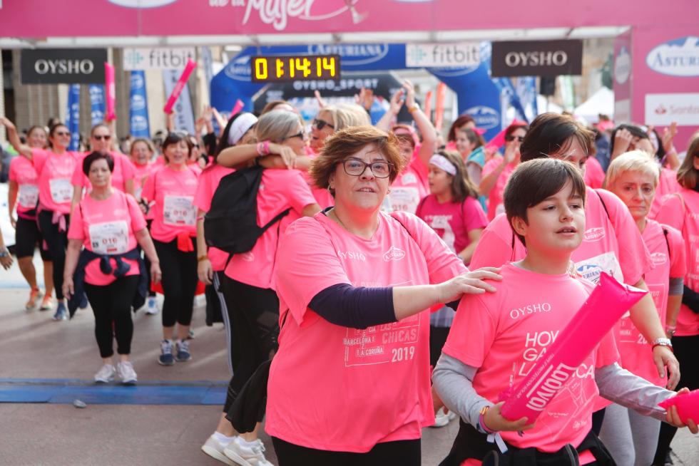 Un total de 13.000 participantes en la Carrera de la Mujer de Zaragoza.